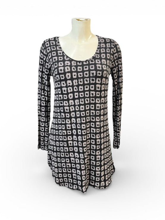 Geometric Black and White Tunic