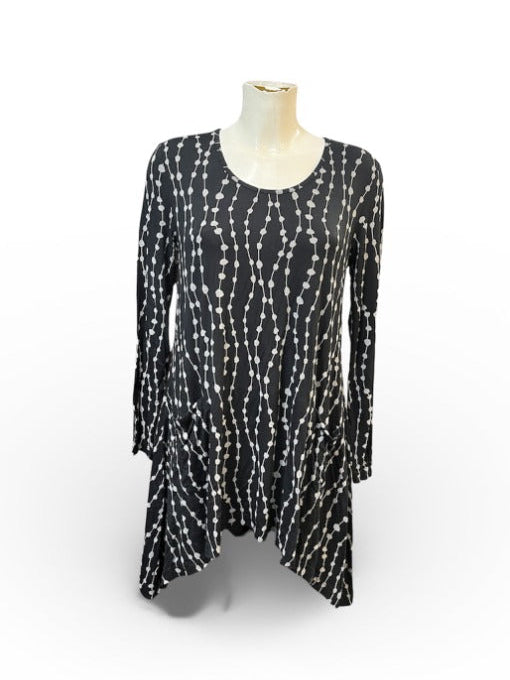 Black and white bead pattern tunic